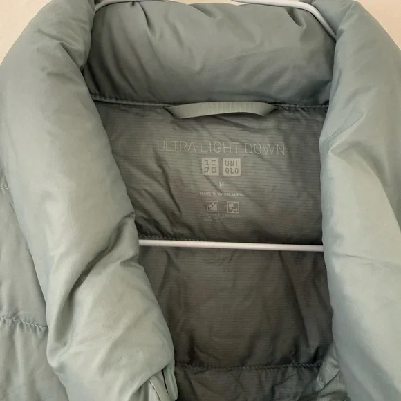 Uniqlo Ultralight Down Vest Size Medium Light Blue - Picture 2 of 2